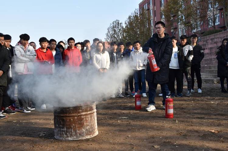 说明: https://www-443.webvpn.sdjzu.edu.cn/__local/8/17/9F/91AB5EB534F78F792CDA83E5197_0B46AF74_1D4C9.jpg